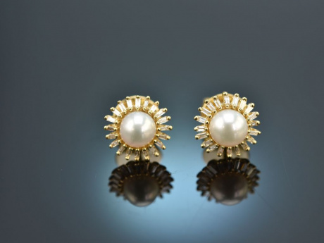 Classy Pearls! Zuchtperlen Ohrringe mit Diamanten Gold 750