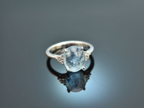 Zartes Blau! Sch&ouml;ner Ring mit Aquamarin und Diamanten Wei&szlig; Gold 750