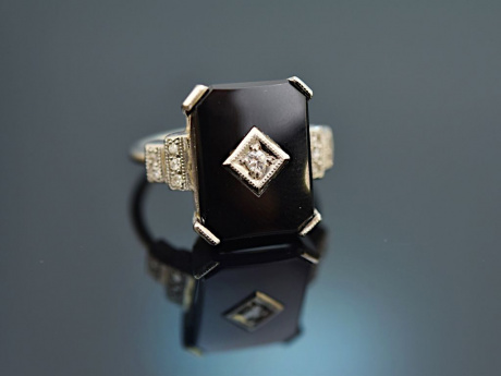 Um 1930! Art Deco Ring mit Onyx und Diamanten Wei&szlig; Gold 750