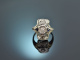 Um 1920! Edler Art Deco Ring mit Diamanten und Saphiren Wei&szlig;gold 750