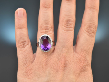 Bright Violet! Statement Ring mit Amethyst und Brillanten Weißgold 75