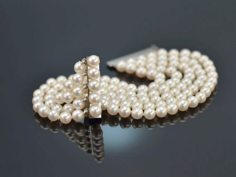 Around 1980! Noble Akoya cultured pearl bracelet 5 rows white gold 750