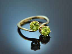 Around 1990! Beautiful Toi et Moi ring with peridot gold 585