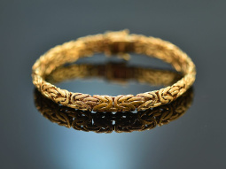 Around 1980! Classic bracelet in royal pattern gold 585