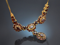 Around 1990! Classic garnet necklace gold 333