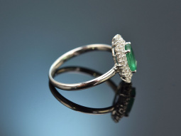 Feiner Smaragd Ring mit Brillanten Wei&szlig;gold 750