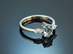 Feiner Aquamarin Ring mit Diamanten Wei&szlig;gold 750