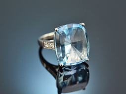 Sensationeller Ring mit Blautopas und Diamanten Wei&szlig;gold 750