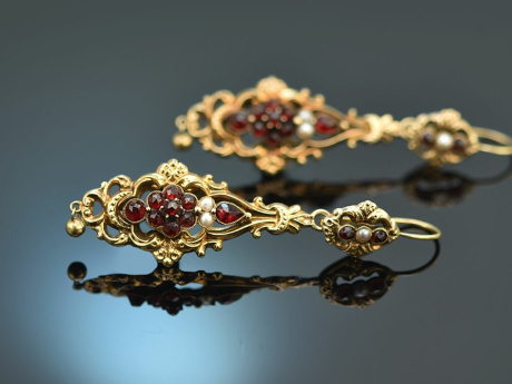 Around 1850! Beautiful Biedermeier earrings garnet and seed pearls gold 58