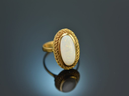 Um 1965! Sch&ouml;ner Ring mit australischem Opal Gold 750