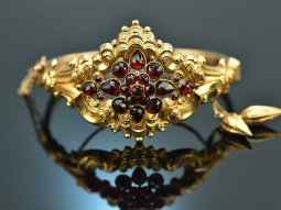 Munich around 1850! Rare Biedermeier bangle with garnets in 585 gold