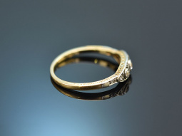 Around 1905! Historic ring with old european cut diamonds in 750 gold