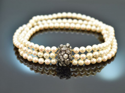 Around 1890 and 1980! Finest pearl necklace with old...