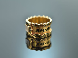 England datiert 1827! Trauer Ring mit Haareinlage und Zieremail Gold 750