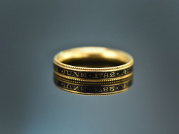 England dated 1782! Mourning ring with ornamental enamel 750 gold