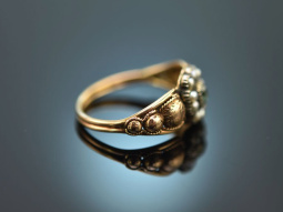 Around 1890! Historic ring with light emerald and seed...