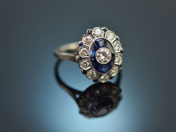 Austria around 1925! Art Deco ring with sapphires and diamonds in platinum