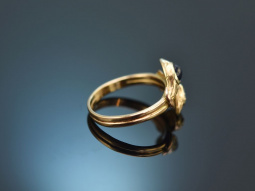 Um 1910! Schlangen Ring mit Diamantrose und Saphir aus Gold 585