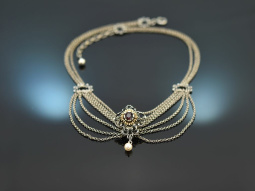 Um 1960! H&uuml;bsche Trachten Kette mit Granat und Perle...