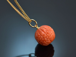 Reliefierter Korallen Kugel Anh&auml;nger mit Gold 585