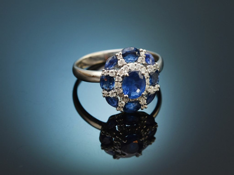 Noble sapphire diamond ring in 750 white gold