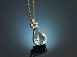 Around 1990! Wonderful aquamarine diamond pendant with...