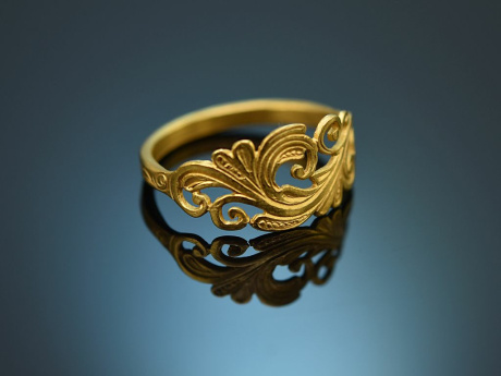 Around 1990! Hand-forged ring with vine motif in 750 gold