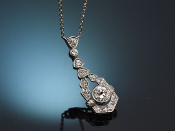 Um 1930! Edles Art Deco Collier mit Diamanten aus Platin...