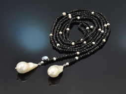 Schicke lange Onyx Kette mit gro&szlig;en Tropfen...