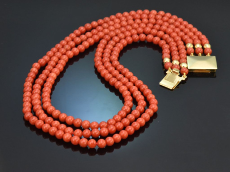 From our workshop! 3-row necklace made of Italian precious coral Clasp gold-plated silver