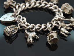 Birmingham 1973! Schweres englisches Bettelarmband mit 10...