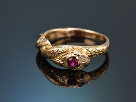 S&uuml;ddeutsch um 1930! Schlangenring mit Diamanten und Rubin aus Gold 585