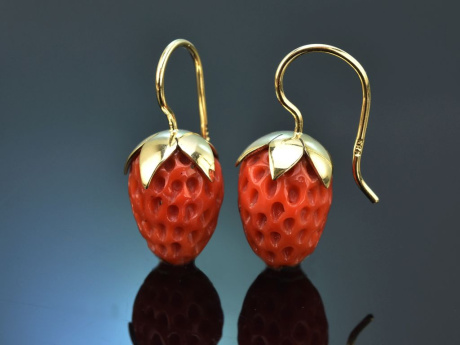 From our studio! Large strawberry coral earrings in 585 gold
