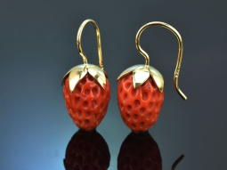 From our studio! Large strawberry coral earrings in 585 gold