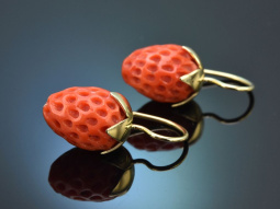 From our studio! Large strawberry coral earrings in 585 gold