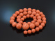 Munich around 1990! Large elegant Momo coral necklace with 750 gold clasp