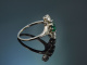 Around 1915! Antique ring with Colombian emerald and diamonds set in platinum