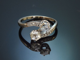 Austria around 1920! Toi et moi ring with 0.6 ct diamond...