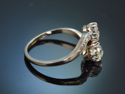 Austria around 1920! Toi et moi ring with 0.6 ct diamond...