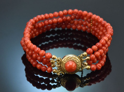 Um 1930! Sch&ouml;nes 4reihiges Sardegna Korallen Armband...