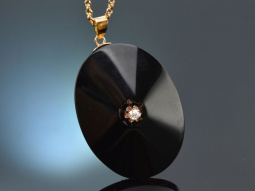 Munich around 1890! Large pendant made of onyx with...