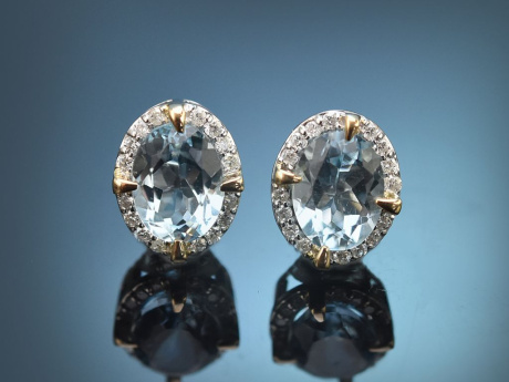 Sea Blue! Delicate aquamarine and diamond earrings in 585 white gold
