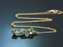 Zartes Collier mit feinen Tsavorithen und Diamanten aus...