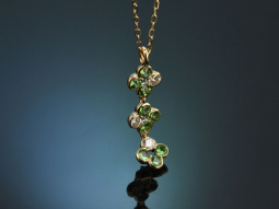 Zartes Collier mit feinen Tsavorithen und Diamanten aus...