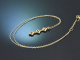 Zartes Collier mit feinen Tsavorithen und Diamanten aus Gold 585