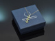 Zartes Collier mit feinen Tsavorithen und Diamanten aus Gold 585