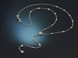 Wundervolles Y-Collier mit 0,6 ct Diamanten aus...