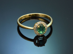 Klassischer Smaragd Ring mit Diamanten aus Gold 750