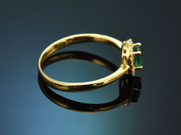 Klassischer Smaragd Ring mit Diamanten aus Gold 750