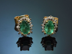 Klassische Smaragd Ohrringe mit Diamanten aus Gold 750